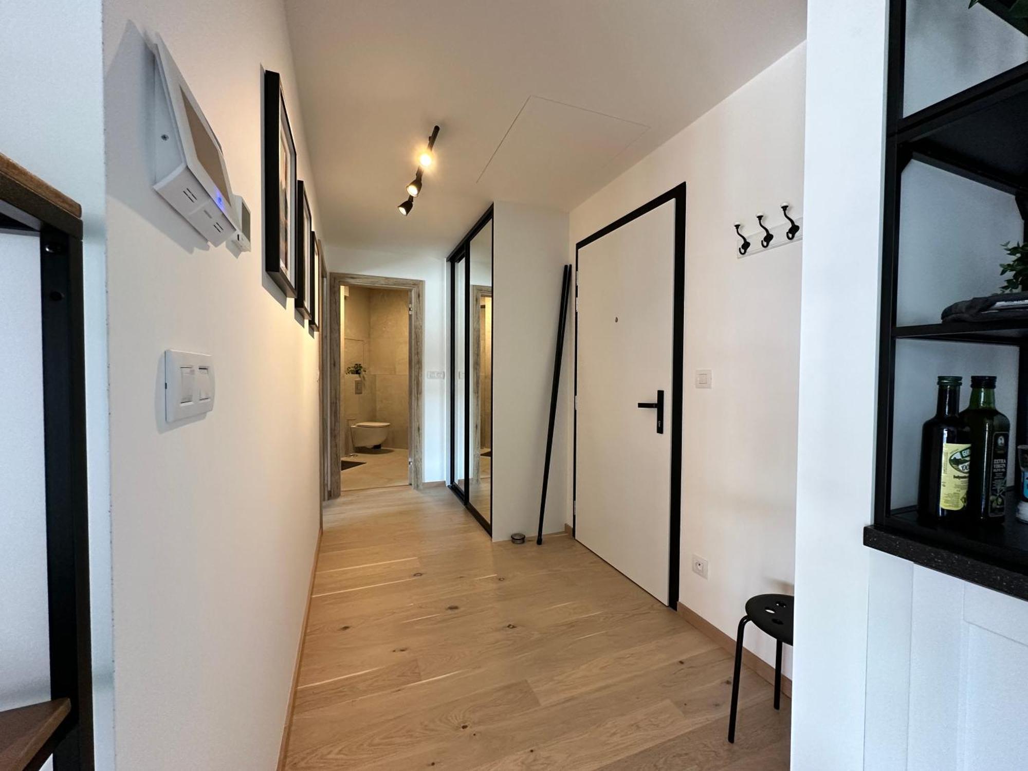Апартаменти Zwirn1, Uplne Nove, Parkovanie, Klimatizacia,